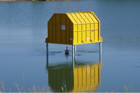 Submerging the BioSUB underwater habitat